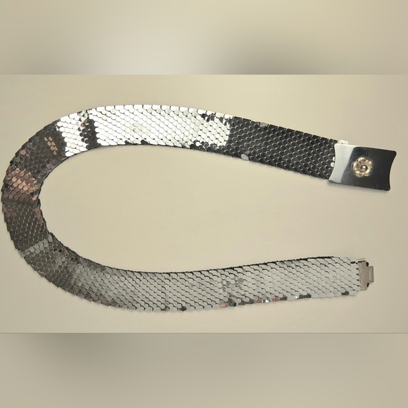 Vintage Silver Metal Mesh Belt w/ Flower Buckle 38” Waist Statement - Picture 2 of 11